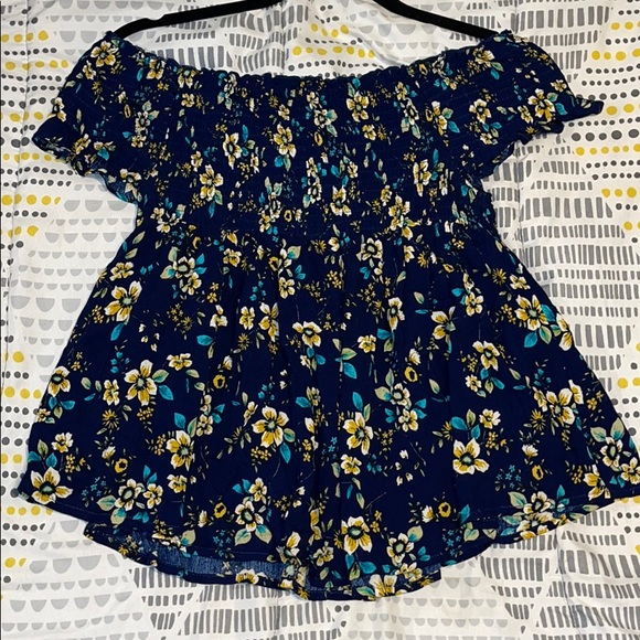 Tops - 🧡 Floral off the shoulder Top
